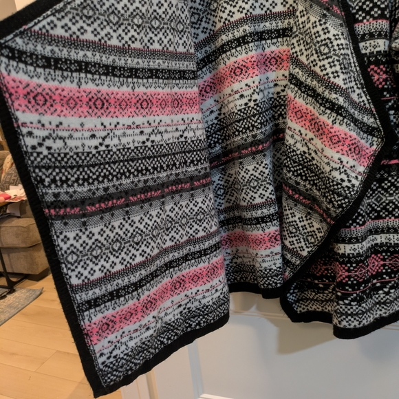 Torrid Black and Pink Patterned Cardigan - Picture 3 of 12